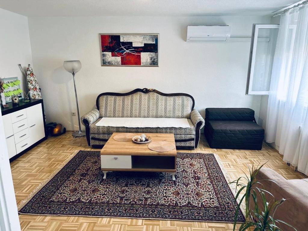 Apartment Etna! Near To Airport SJJ Exterior foto